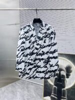 Balmain 2025ss Spring and Autumn new suit, high-end version! Customized fabrics for counters have high breathability and comfort, impeccable details, and brand element design concepts, reflecting high quality. Delicate and soft to the touch! Presenting casual tailoring, the upper body design is superb! Size range: 48-58