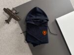 巴黎世家 2025官网冬季最新毛衣，专柜同步在售爆款！特供羊毛混纺面料.手感舒适.可直接接触皮肤，logo徽章精致刺绣标志，极为抢眼！细节凸显大牌时尚魅力.精致做工.立体裁剪风格.穿着效果无敌帅气！三标齐全！码数：M-3XL - Image 8