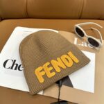 Fendi FENDI Knitted Hat 😘 😱 Simple and elegant 👍  The tight knitting method is very thick, soft and comfortable 🙈 Warm and stylish ❤️ can't bear to put it down 👍 Dear, hurry up and get it 👍😘 Same gender design! - Image 7