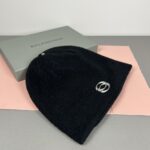 Comes with dust bag👒 Balenciaga 👒 Balenciaga official website quality in stock (non market ordinary goods, pay attention to details) autumn and winter new letter logo woolen hat, unisex knitted hat 🔥 Elegant temperament, warm and comfortable 👍