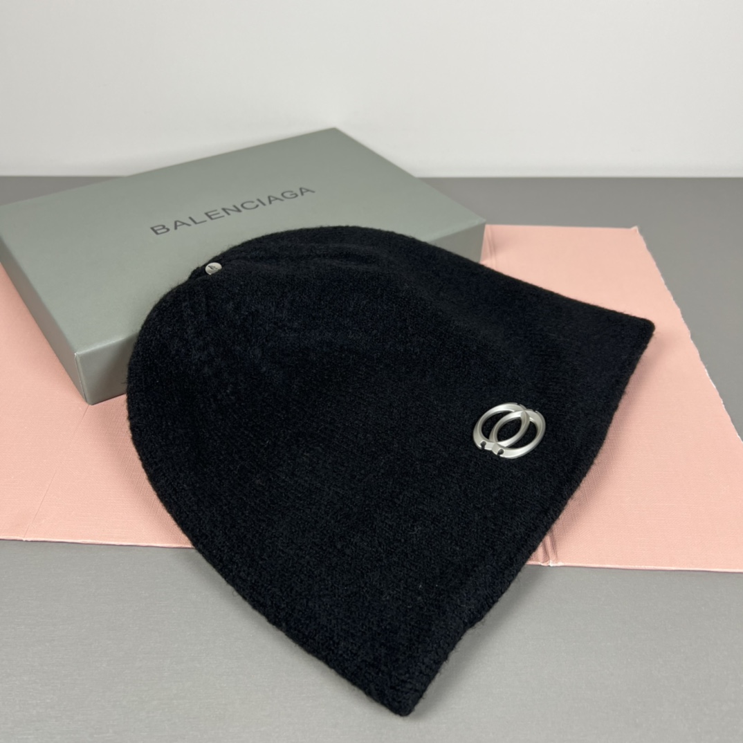 Comes with dust bag👒 Balenciaga 👒 Balenciaga official website quality in stock (non market ordinary goods, pay attention to details) autumn and winter new letter logo woolen hat, unisex knitted hat 🔥 Elegant temperament, warm and comfortable 👍