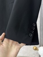 Dior 2023 Autumn/Winter New Products 📸 Casual and fashionable original suit set, with the brand's classic logo mark 👍🏻 Super generous, with lining design emphasizing perfect lines, perfectly blending the low-key and melancholic temperament of England with the exquisite and noble French style. A sleek and ergonomic cut, with a tall and handsome upper body, comfortable and slim fit, showcasing a gentlemanly demeanor. Selected suit fabric, with a soft and delicate touch, good luster and elasticity. Paired with this suit set, it is a great choice for stylish men. The silhouette and waist cinching cut add more comfort to their attire, making them look slim yet handsome! A must-have for trendy men! Counter size: S-2XL - Image 6