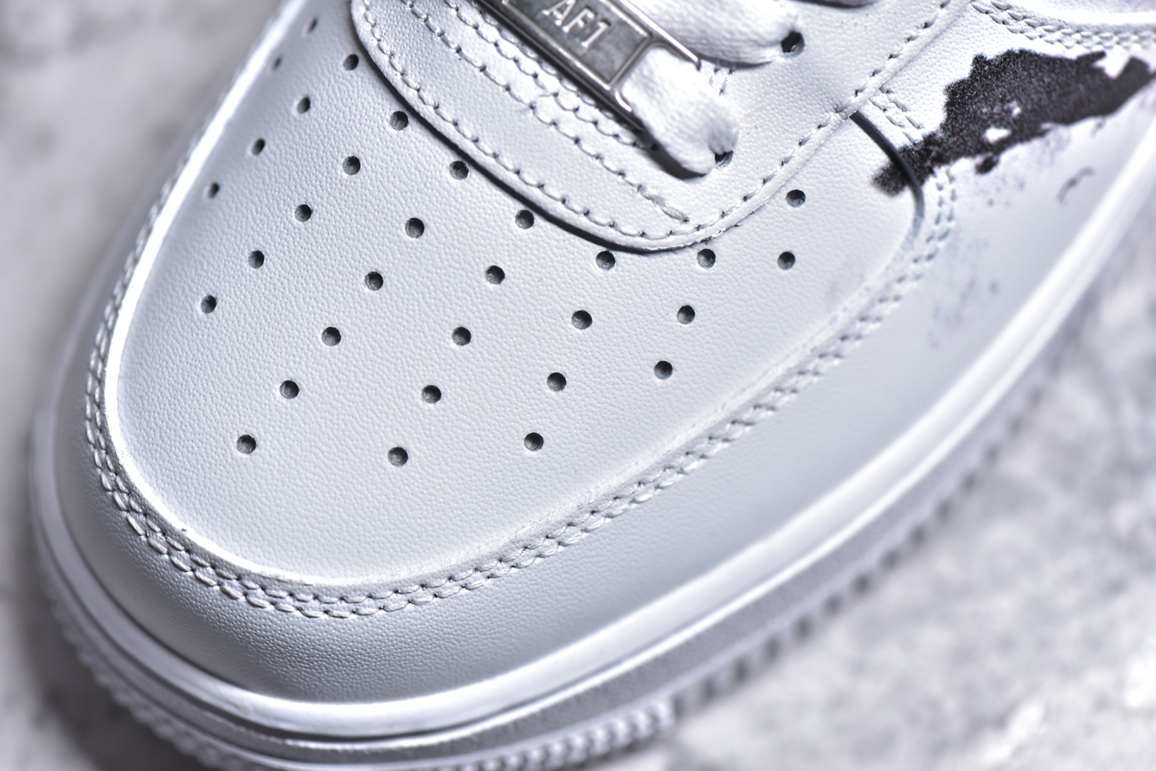 ▪️细节鉴定
NK Air Force 1'07 Low 黑神话悟空 喷绘礼盒装 空军一号