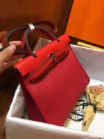 Herbag 31Cm  高级版 So black🆕涂层防水最新哑光红配棉麻款 /配红盖 新秘制版科技 独特的眼光走独一无二的材质 因材质做工的特殊 在针线活儿上可谓是克服的要千辛万苦 要的就是伯乐伯乐 耗费时长一年多 不过努力还是有收获的 实至名归 实拍出来 气质完美 巧稀饭 最特别的❤️最通勤最学院派的包袋 男女神通吃～#16960 - Image 3