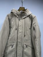 #qiu 🐉🐉 、 BBR Burberry FW2025 Autumn/Winter New Down Jacket. The cabinet is on sale and difficult to find. Using customized windproof and rainproof fabric, wrinkle resistant and stylish, soft and skin friendly, with extremely high comfort for the upper body; Extremely high recognition; Suitable for concave various shapes; Filled with 90% velvet, it is soft, warm, and fluffy, giving the upper body a stylish look; A down jacket suitable for various occasions.Size: M-3XL (AY)Size: Shoulder width cm Chest circumference cm Clothing length cm Sleeve length cmManual measurement with 1-2cm error is normal (chest circumference ± 4cm per yard, other parts ± 1cm) - Image 3