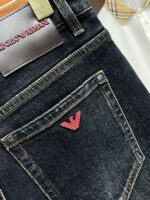 【Armani Jeans | Classic Denim, Embossed with Luxury DNA】 When streetwear meets haute couture, a pair of jeans can become a badge of status.
Deconstructing the language of denim with centuries-old craftsmanship, we infuse every inch of fabric with a modern attitude and luxurious details, making everyday wear a silent declaration of taste.
✨ A pair of jeans is an attitude, and even more so, a legacy.
It's not just a wardrobe essential, but also an interpretation of the brand's spirit—
"From suitcases to jeans, we have always defined the boundaries of luxury with the ultimate craftsmanship."
Sizes: 28-42 - Image 6
