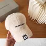 Balencia * a new Balenciaga baseball cap🧢 A simple, fashionable, super unbeatable and beautiful hat! - Image 5