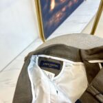 1V, SS Autumn/Winter New Men's Business Plush Thick Casual Pants Western Pants, platinum level perfect appearance, directly entering the counter nature, extremely awesome micro elastic fabric casual pants, is a rare item in the industry in recent years. The quality, craftsmanship, fabric, and accessories subvert imagination, and the details are exquisitely researched. Customized original elastic cotton fabric! Creating a rebellious and tough personality color, the unique logo adds a lot of points, clever and exquisite, and the cutting and design continue the modern simplicity and efficiency of Italian style, bringing the tone of fashion aesthetics to the extreme. 29-38, no 35, 37 (please indicate waist circumference when placing an order) - Image 9