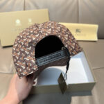 配盒子布袋，Burberry（巴宝莉）新款棒球帽，正品开模订制，全新TB图纹，原版💰U印花面料，做工细致无瑕，原厂品质，独家实物拍摄，拼手速哦！ - Image 7