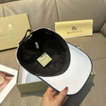 Comes with box bag, Burberry's latest original baseball cap, 1:1 mold customization, Tiger offset printing! Original canvas fabric+top layer cowhide, meticulous workmanship, original factory quality, exclusive physical photography. Black and white two-color shipping. - Image 7