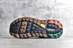 Bodega x HOKA ONE ONE Tor Ultra Low Gore-Tex 托亚系列增强版低帮厚底轻量坦克户外登山运动鞋“联名麦黄绿黑”1145771/NBYL HOKA ONE ONE 在去年异军突起，成为街头时尚圈中的新宠儿，品牌与时尚品牌 Engineered Garments 合作打造的联名 Tor Ultra Low 鞋款，更是设计与话题兼备的重磅之作，而本月 Hoka One One 又为这双超人气之作释出深蓝色、军绿色与黑色三款普通版配色。设计上依旧采用了具备透气性能的 eVent 物料制做鞋身，更搭配 Vibram 大底保留户外血脉，即使少了 Engineered Garments 的联名加持依旧十分出彩。尺码：40 40.5 41 42 42.5 43 44 45 - Image 6