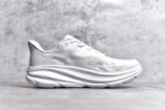 纯原级别 HOKA ONE ONE Clifton 克里夫顿9代专业性能减震公路跑步鞋 轻盈透气的针织网面和纱线的使用让鞋面更挺拔 增强鞋面的强度和支撑性能 搭配柔软的鞋舌 让双脚在舒适包裹中跑的更加畅快 全新泡棉中底 柔软的同时增强回弹性能 为不同跑者提供更平稳流畅的脚感 带来全面的缓冲保护 根据人体工程学设计的延长拉襟 后跟处弹软的海绵填充舒适固定 避免掉跟和摩擦 相比上一代光滑的内衬 Clifton 9的内衬增强了摩擦力 避免双脚在鞋内滑动 SIZE：36 36.5 37.5 38 38.5 39 40 40.5 41 42 42.5 43 44 44.5 45 - Image 3