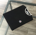 The 2025 Mongolian autumn and winter new sweater, the classic badge of the Moncler series, is made of luxurious fabrics to create a contemporary style. A Mongolian sweater that can be worn outside is not only warm, but also stylish. It is a fashionable winter armor for players. The wool blend material is soft and skin friendly, and the smooth lines and strong contrast color matching make it more trendy and dynamic. The combination of urban feeling and outdoor skills breaks the dullness of winter. Your winter style is still missing a Mongolian Logo sweater.Counter size: M~3XLRecommended codes for height and weight that can be reported