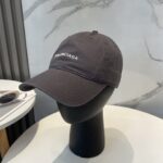 Balenciaga Balenciaga baseball cap. My family has already mastered Balenciaga's craftsmanship, which is sure to be a hit. Balenciaga's new washed cotton baseball cap is a must-haveHeavy industry craftsmanship, double B letter logo, innovative and fashionable trendy styleExclusive physical shooting for both men and women, adjustable for both genders - Image 2