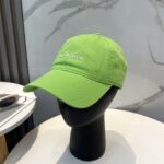 Balenciaga Balenciaga baseball cap. My family has already mastered Balenciaga's craftsmanship, which is sure to be a hit. Balenciaga's new washed cotton baseball cap is a must-haveHeavy industry craftsmanship, double B letter logo, innovative and fashionable trendy styleExclusive physical shooting for both men and women, adjustable for both genders