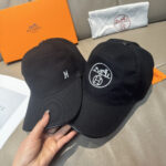 配盒子布袋，HERMÈS (爱马仕)原单棒球帽，经典H， 正品开模订制，原版透气帆布面料+头层牛皮，原厂精钢调节扣，做工细致，时尚帅气质量超赞！ - Image 9