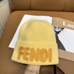 Fendi FENDI Knitted Hat 😘 😱 Simple and elegant 👍  The tight knitting method is very thick, soft and comfortable 🙈 Warm and stylish ❤️ can't bear to put it down 👍 Dear, hurry up and get it 👍😘 Same gender design! - Image 2