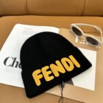 Fendi FENDI Knitted Hat 😘 😱 Simple and elegant 👍  The tight knitting method is very thick, soft and comfortable 🙈 Warm and stylish ❤️ can't bear to put it down 👍 Dear, hurry up and get it 👍😘 Same gender design! - Image 7