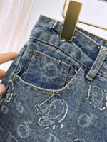 [Dior Jeans | Classic Denim, Embossed with Luxury DNA] When streetwear meets haute couture, a pair of jeans can become a badge of status.
Deconstructing the language of denim with centuries-old craftsmanship, Dior infuses every inch of fabric with a modern attitude and luxurious details, making everyday wear a silent declaration of taste.
✨ A pair of jeans is an attitude, and a legacy.
It's not just a wardrobe essential, but also an interpretation of the brand's spirit—
"From suitcases to jeans, we have always defined the boundaries of luxury with the ultimate craftsmanship."
Sizes: 28-42 - Image 4