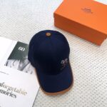💰新款出货 HERMÈS (爱马仕)最新款原单棒球帽，拼色H，正品开模订制，原版透气帆布面料+原厂精钢调节扣，做工细致，时尚帅气质量超赞！