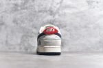 #NK SB Dunk Low x The North Face 白蓝红小钩麻绳
纯原大厂出品 极力推荐👏
原装头层材料 独家版型蒸餾加工
帶來的是更好的视觉和脚感体验
大厂纯原品质出货 清洁度 电绣工艺 
皮料切割干净无任何毛边 细节完美
官方货号：SJ1089 012
尺码：36 36.5 37.5 38 38.5 39 40 40.5 41 42 42.5 43 44 44.5 45 - Image 5