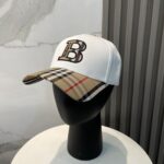 Comes with dust bagBurberry 3D embroidery, original baseball cap hot selling item at the counter, pure cotton lining, lightweight and breathable. Perfect design, precise and accurate grid alignment, original factory quality, exclusive physical shooting, suitable for both men and women!