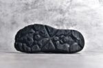 HOKA One One Hopara Sandals 霍帕拉系列水路两用溯溪涉水休闲户外露营凉鞋 作为先锋品牌的 HOKA ONE ONE总是以独特的方式 HOPA RA是一款溯溪鞋 又名排水鞋 可长期用于涉水和溯溪 保护脚底和脚趾的安全和舒适 鞋面材料速干 透气 耐磨 鞋底防滑 耐磨 抓地能力强 出于安全考虑 设计要求较高 涉水溯溪过程中 水 泥沙 可以直接从鞋内大孔排出 细纹鞋底使在岩石上抓地能力强 避免打滑 而上路后 鞋面具有快干透气等优点 尺码：36 36.5 37.5 38 39 40 40.5 41 42 42.5 43 44 45 - Image 6