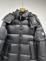 #qiu 🐉🐉 、 MONCLER FW2025 Autumn/Winter New Down Jacket. The cabinet is on sale and difficult to find. Using customized windproof and rainproof fabric, wrinkle resistant and stylish, soft and skin friendly, with extremely high comfort for the upper body; Extremely high recognition; Suitable for concave various shapes; Filled with 90% velvet, it is soft, warm, and fluffy, giving the upper body a stylish look; A down jacket suitable for various occasions.Size: 1-5 (CE)Size 3: Shoulder width 48cm, chest circumference 126cm, clothing length 70cm, sleeve length 64cmManual measurement with 1-2cm error is normal (chest circumference ± 4cm per yard, other parts ± 1cm) - Image 2