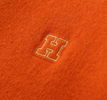 Hermes 2025 Autumn/Winter New Sweater, the pinnacle of simplicity and the ultimate answer to hidden luxury. The classic round neck adds a touch of leisure and restraint, while the wool blend is skin friendly and soft. The sleeve design highlights a sense of fashion without showing off, and the poetry of color and pattern creates an effortless sense of luxury. It embodies the ultimate comfort and elegance of the brand tone. It is not just a sweater, it is a Hermes sweater. When you don't know what to wear, a Hermes sweater is always right.Counter size: M~3XLRecommended codes for height and weight that can be reported - Image 5