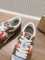 Fendi芬迪板鞋首款大头运动鞋~~fendi match篮球运动鞋，最新元素注入加FF复古的设计，超经典百搭系列……
鞋面采用牛皮和牛猄拼接组合，侧面凸起的双F logo，内里采用毛巾布里，TPU发泡组合双色大底不一般的舒适！情侣款35-44(男码加10) - Image 7
