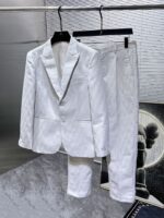 Fendi 2025ss Spring and Autumn new suit, high-end version! Customized fabrics for counters have high breathability and comfort, impeccable details, and brand element design concepts, reflecting high quality. Delicate and soft to the touch! Presenting casual tailoring, the upper body design is superb! Size range: 48-58 - Image 9
