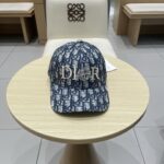 👒 Gucci 👒 New baseball cap at the counter, simple and elegant unisex sun hat for both men and women