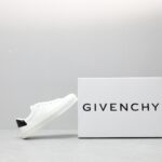 🌟  《顶级品质》
GⅣENCHY纪梵希魔术贴经典款 
专柜官网同步 市面最高版本 原版一比一复刻 四季潮鞋！纪凡希鞋子做工讲究 每一条走线都是按照原版样式 基本做到零瑕疵 媲美专柜 毫无压力 此款鞋即新潮又百搭！
▪️鞋面:进口摩术贴
▪️鞋面:进口头层牛皮
▪️垫脚:羊皮内里
▪️大底:原版TPU
▪️码数:女35一40 男39一44