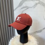路易威登棒球帽LouisVuitton👒😍新款LV棒球帽，重工打造♥完美刺绣，高端大气，百搭款🤗男女通用！