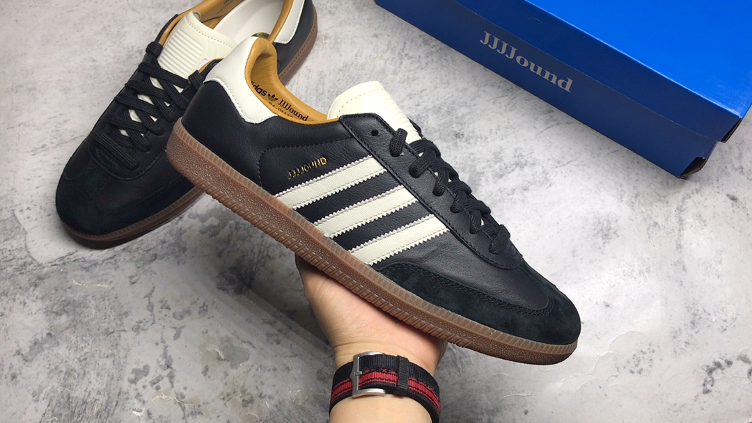 ▪公司级别
JJJJound x AD Originals Samba Classic"Studded Pack Black"桑巴舞系列绅士德训足球风百搭低帮休闲运动板鞋 联名黑白 ID8707