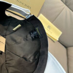 Comes with a box bag, Burberry's new original baseball cap, 1:1 custom mold, and a brand new three-dimensional warhorse embroidery, exquisite and flawless! Original canvas fabric+top layer cowhide, meticulous workmanship, original factory quality, exclusive physical photography. Black and white two-color shipping. - Image 8