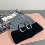 配防尘袋
DIOR 迪奥原单帽子官网新品爱心][爱心]羊毛羊绒双层帽子😱😘保暖又时尚，简单大方，更显时尚高端大气！ - Image 3