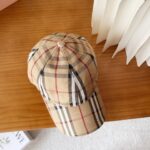 Burberry 🌸 Official website synchronized online 🎊  Korean version of new British style custom 1:1 original single quality unisex baseball cap with American craftsmanship, cotton and linen geological fabric, high version quality 🔥🔥🔥 - Image 4