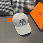 配盒子布袋，HERMÈS (爱马仕)原单棒球帽，经典H，正品开模订制，原版透气帆布面料+头层牛皮，原厂精钢调节扣，做工细致，时尚帅气质量超赞！ - Image 3