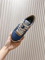男码加10  Fendi芬迪板鞋首款大头运动鞋~~fendi match篮球运动鞋，最新元素注入加FF复古的设计，超经典百搭系列……
鞋面采用牛皮和牛猄拼接组合，侧面凸起的双F logo，内里采用毛巾布里，TPU发泡组合双色大底不一般的舒适！情侣款35-44 - Image 2