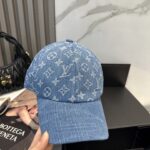 LV路易威登官网同步高版本 新款牛仔棒球帽🧢
火爆技术升级，洗水牛仔风街头风十足
更符合现在时尚小哥哥小姐姐的style，机场街拍超飒！ - Image 5