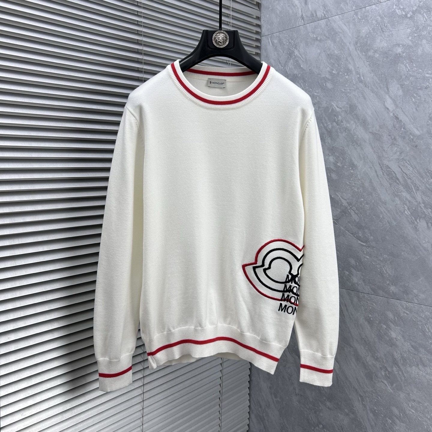 P 180 💐  Meng's 2025 autumn/winter wool blended round neck knitted sweater is made of imported custom yarn, providing comfortable and warm upper body. It is available for sale at the counter simultaneously. All three standards are complete.Size: M-3XL