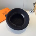 💰

爱马仕新款羊毛卷边盆帽，不规则剪裁设计，头围57cm - Image 8