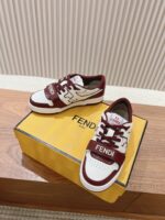 男码加10  Fendi芬迪板鞋首款大头运动鞋~~fendi match篮球运动鞋，最新元素注入加FF复古的设计，超经典百搭系列……
鞋面采用牛皮和牛猄拼接组合，侧面凸起的双F logo，内里采用毛巾布里，TPU发泡组合双色大底不一般的舒适！情侣款35-44 - Image 4
