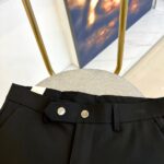 Dior and SS's new autumn and winter men's business thick casual pants are platinum level perfect appearance, directly entering the counter. They are a rare item in the industry in recent years, made of micro elastic fabric. The quality, craftsmanship, fabric, and accessories subvert imagination, and the details are exquisite. Customized original elastic cotton fabric! Creating a rebellious and tough personality color, the unique logo adds a lot of points, clever and exquisite, and the cutting and design continue the modern simplicity and efficiency of Italian style, bringing the tone of fashion aesthetics to the extreme. 29-38 None 35, 37 (please indicate waist circumference when placing an order) - Image 4