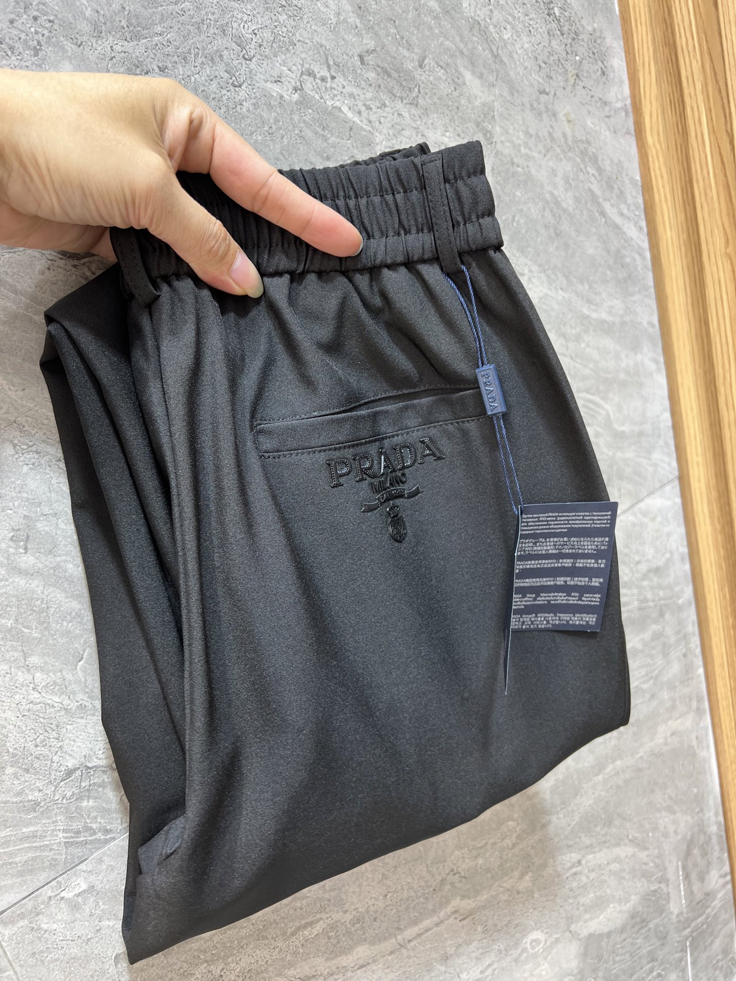 ❤️ Prada/Prada 2025 Autumn/Winter New Products with Three Standards Complete Casual Pants Good Products Don't Need Too Much Introduction Look at Details Counter Size: M-4XL 175/140 Upper Body L
